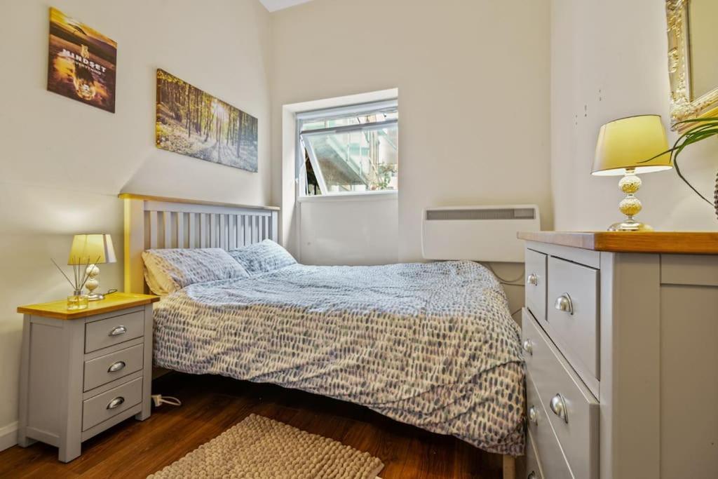 Two Bedroom With Patio Close To Hyde Park Ed4 Londres Exterior foto